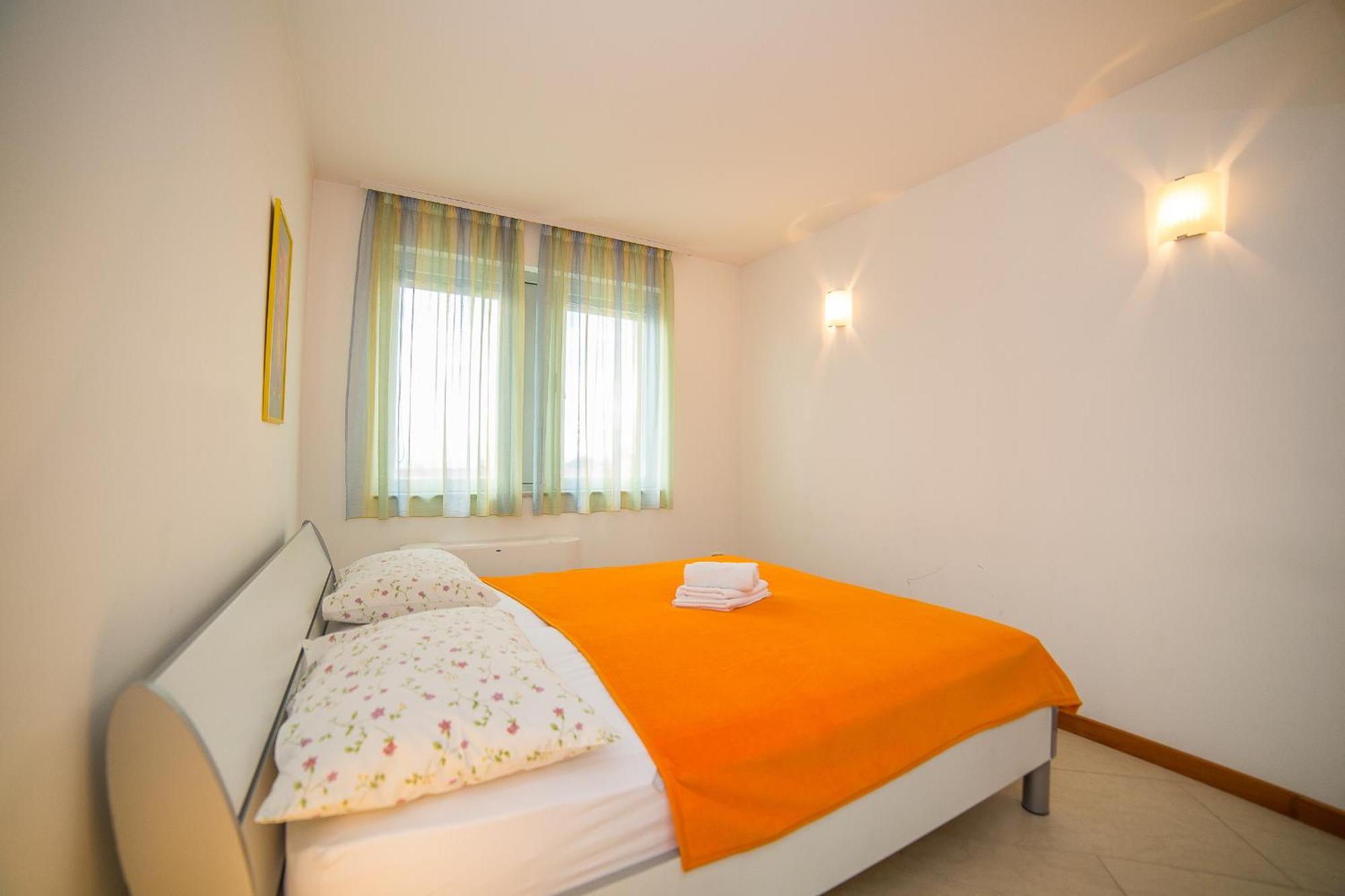 Apartments Milan Makarska Zimmer foto