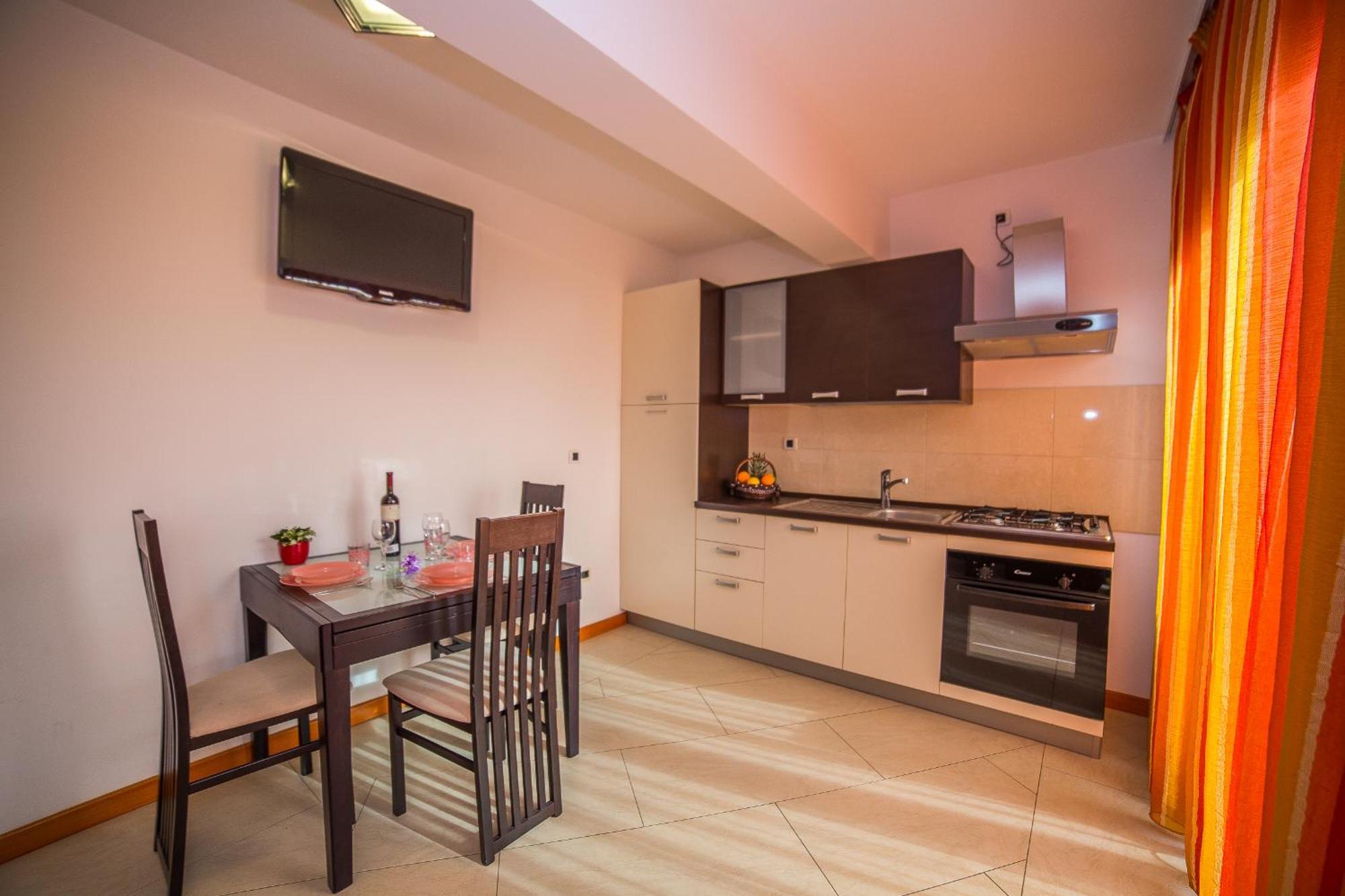 Apartments Milan Makarska Zimmer foto