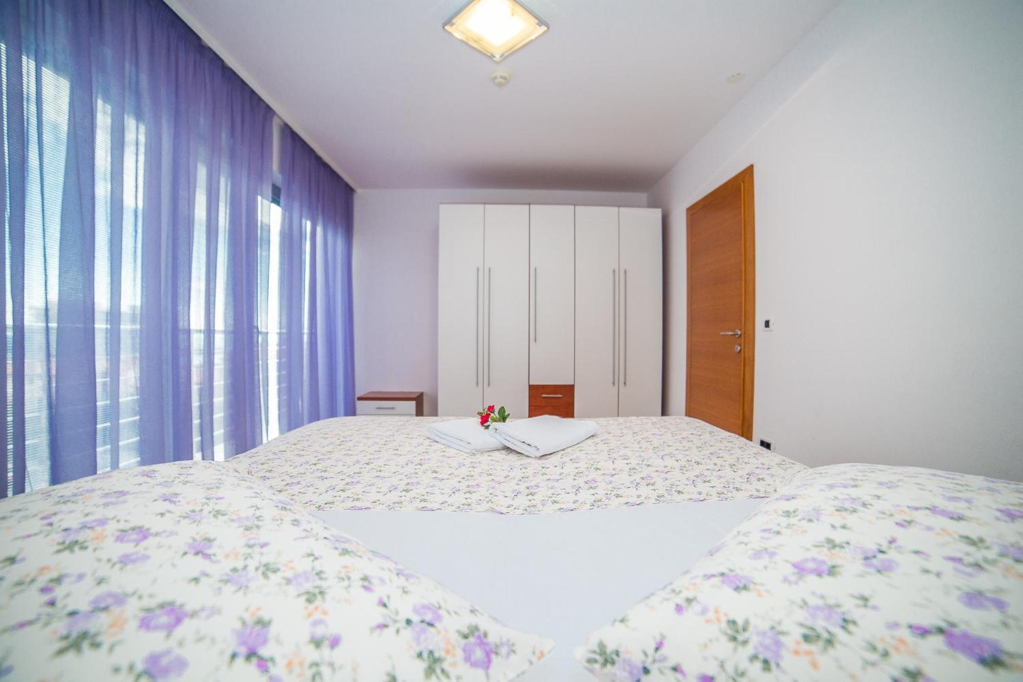 Apartments Milan Makarska Zimmer foto