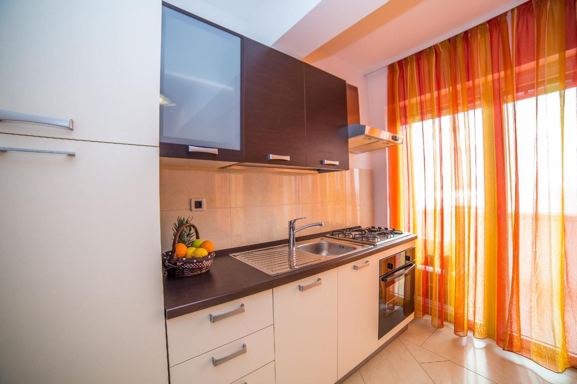 Apartments Milan Makarska Zimmer foto