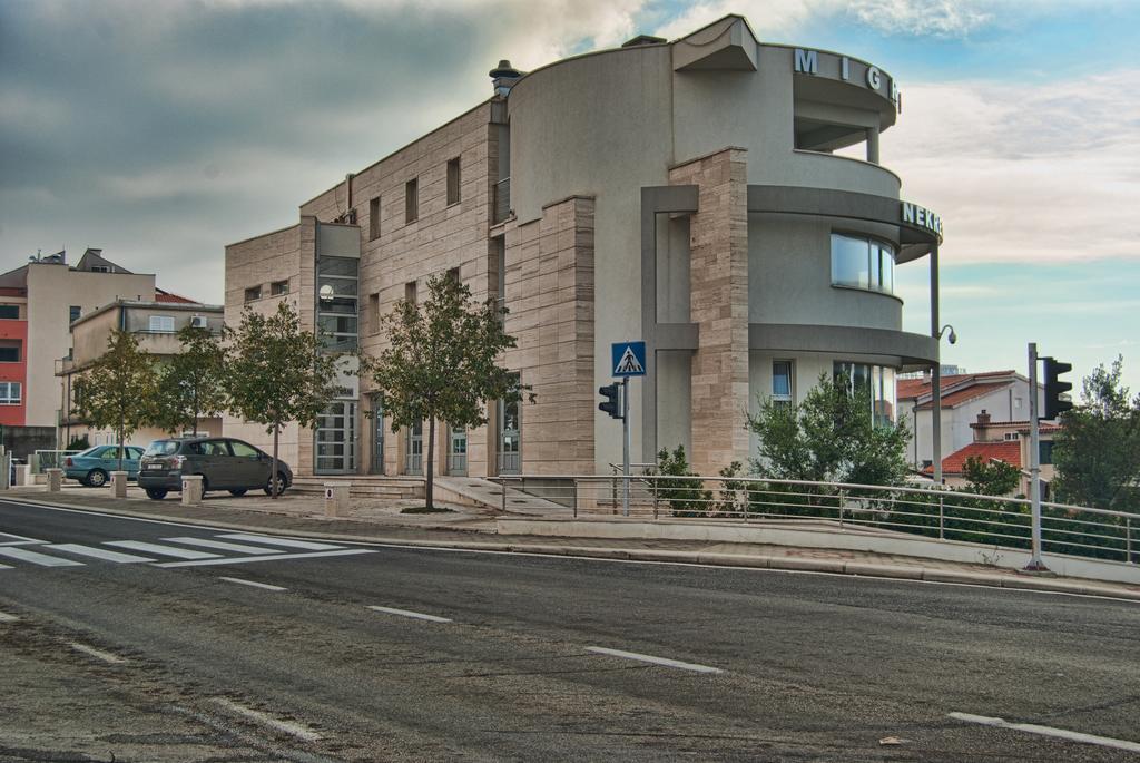 Apartments Milan Makarska Exterior foto
